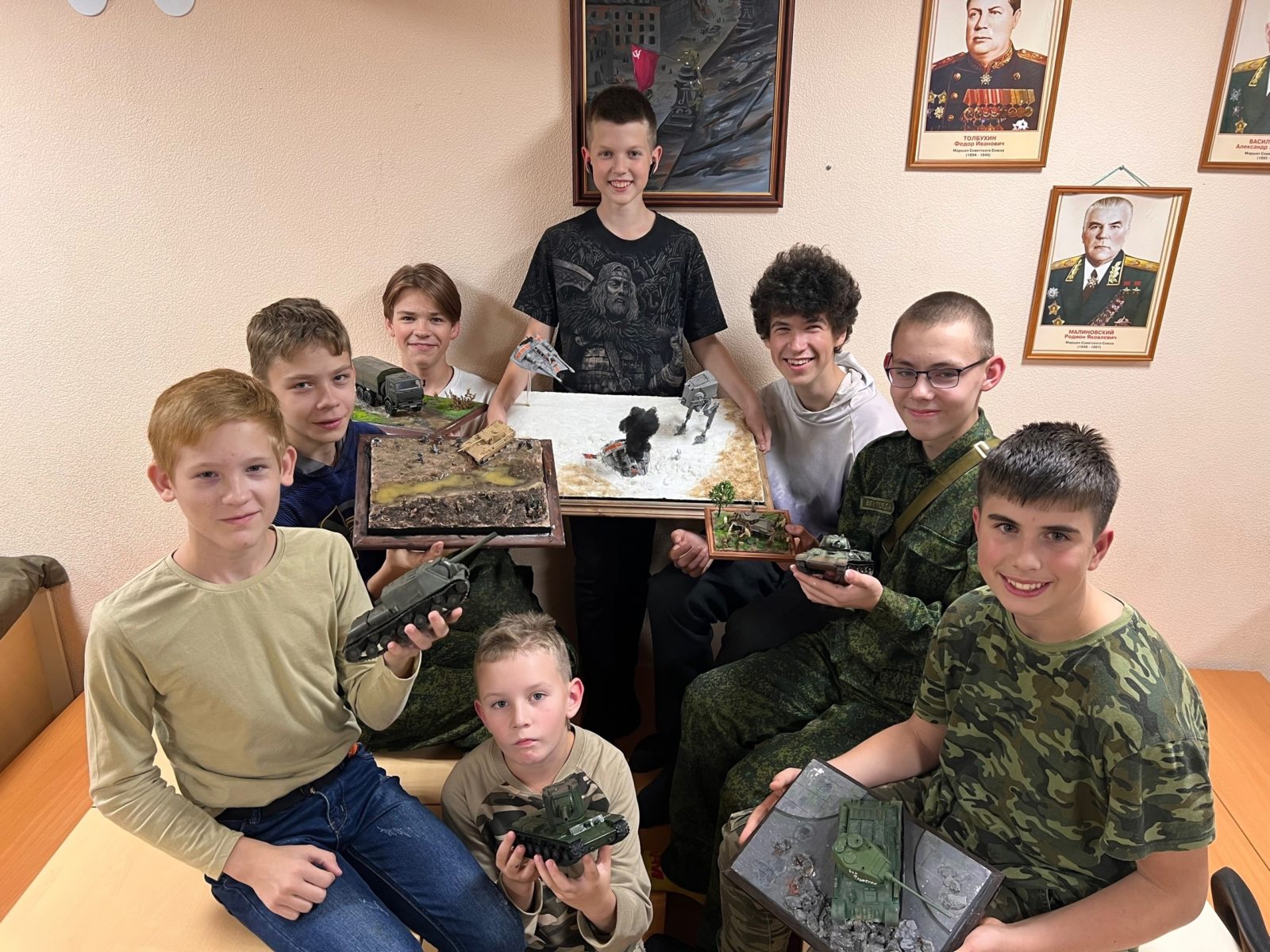 © Первая военно-историческая дивизия имени Пионеров-Героев